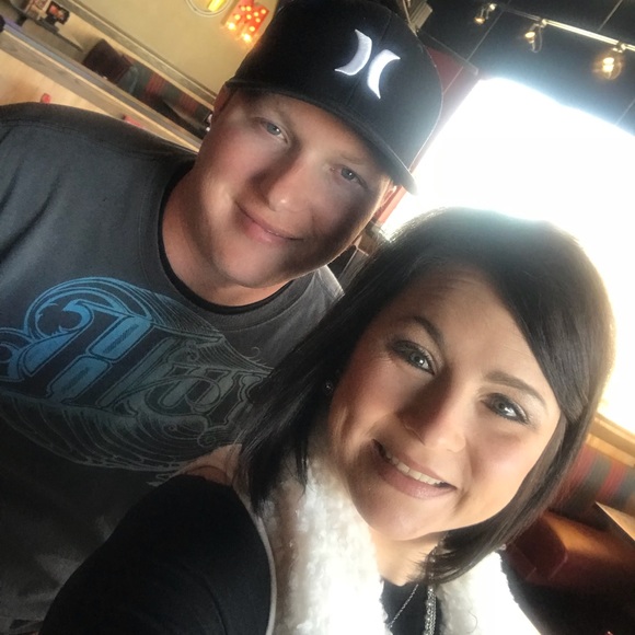 Meet your Posher, Johnathanbrandi - Picture 1 of 1